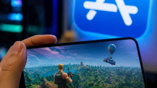 Game: Fortnite Shatters App Store Records With 1.2M Daily iOS Downloads | csgo betting sites paypal,